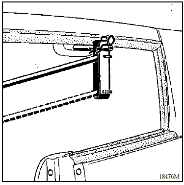 Renault Avantime - Extraction de la planche de bord avec l'outil